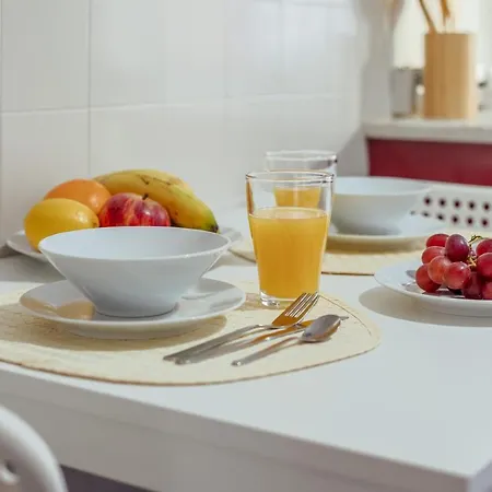 Elegant 3 Bedroom Apt - City Centre - Garage - Metro-3
